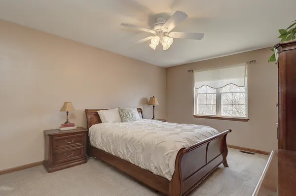 $399,000 | 2117 Wesmere Lakes Drive, Plainfield, IL 60586