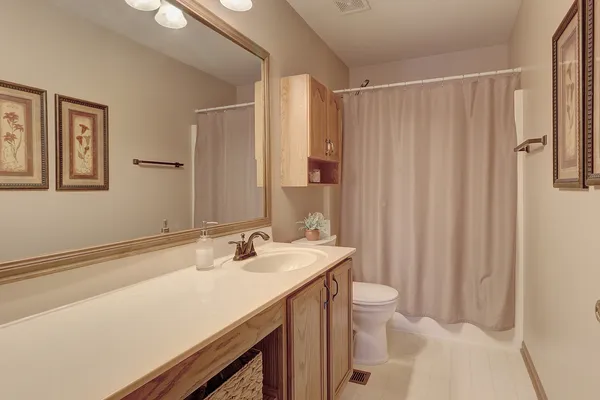 $399,000 | 2117 Wesmere Lakes Drive, Plainfield, IL 60586