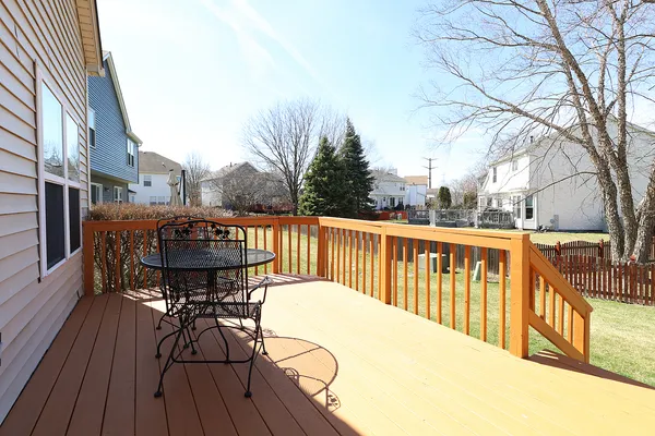 $399,000 | 2117 Wesmere Lakes Drive, Plainfield, IL 60586