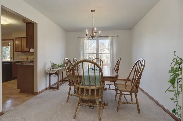 $399,000 | 2117 Wesmere Lakes Drive, Plainfield, IL 60586