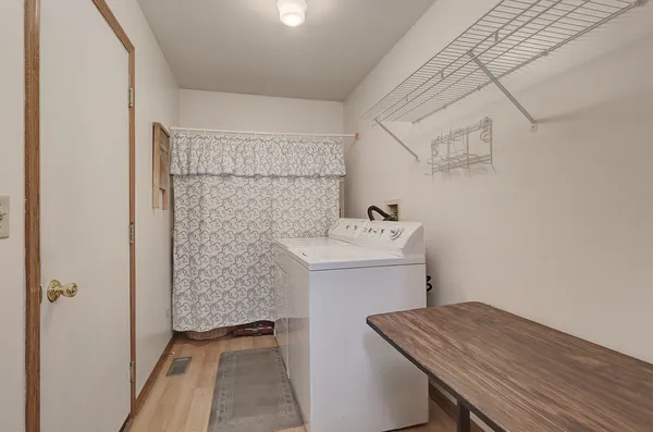 $399,000 | 2117 Wesmere Lakes Drive, Plainfield, IL 60586