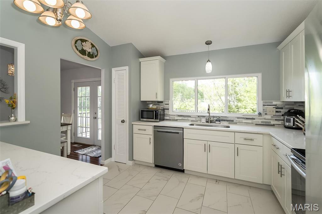 101 Holly Green Drive Ballwin, MO 63021 - Photo 14 of 35