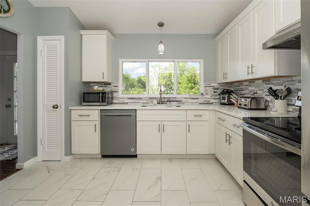 101 Holly Green Drive Ballwin, MO 63021 - Photo 15 of 35