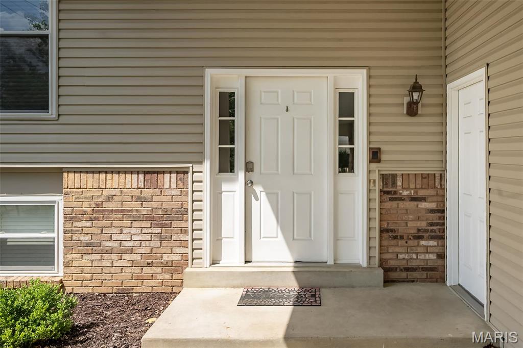 101 Holly Green Drive Ballwin, MO 63021 - Photo 3 of 35