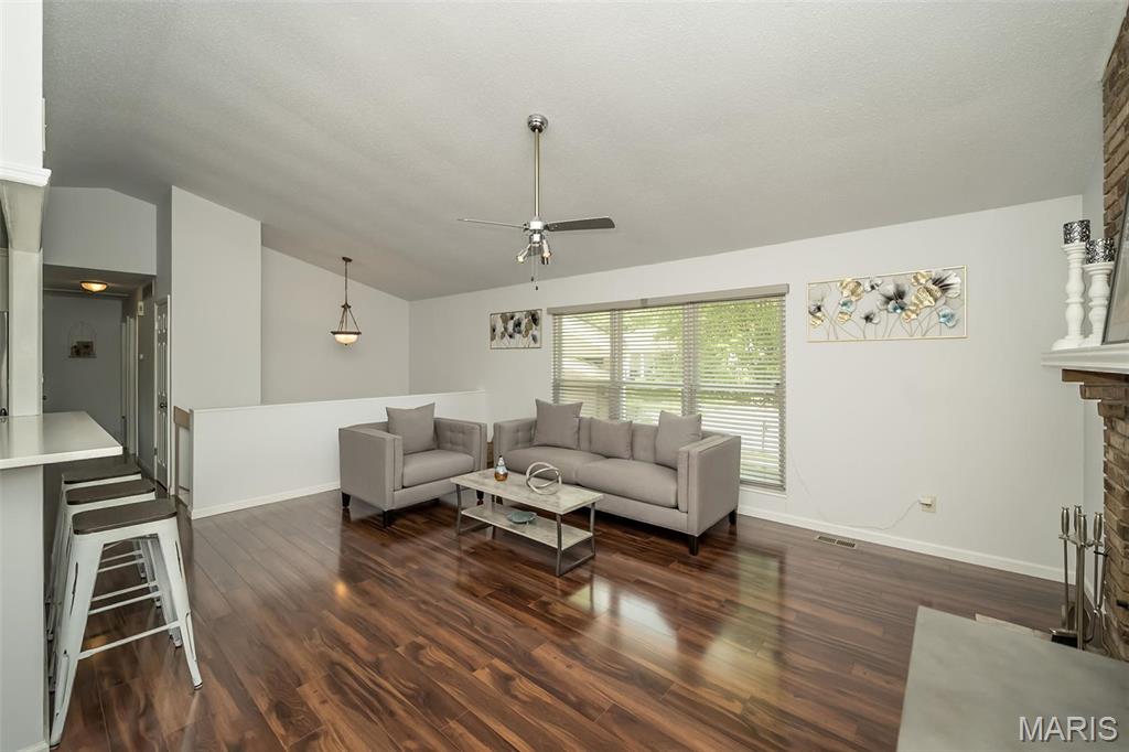 101 Holly Green Drive Ballwin, MO 63021 - Photo 5 of 35