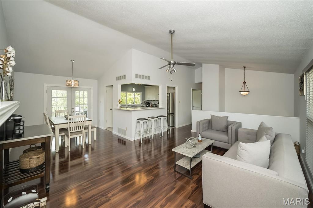 101 Holly Green Drive Ballwin, MO 63021 - Photo 6 of 35