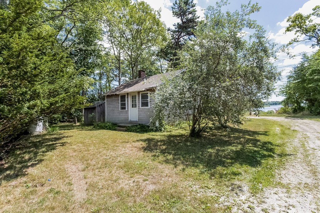 17 Hastings Road Marion, MA 02738 - Photo 2 of 10