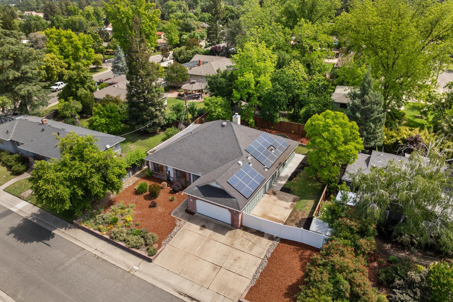 3910 Adelheid Way Sacramento, CA 95821 - Photo 2 of 41