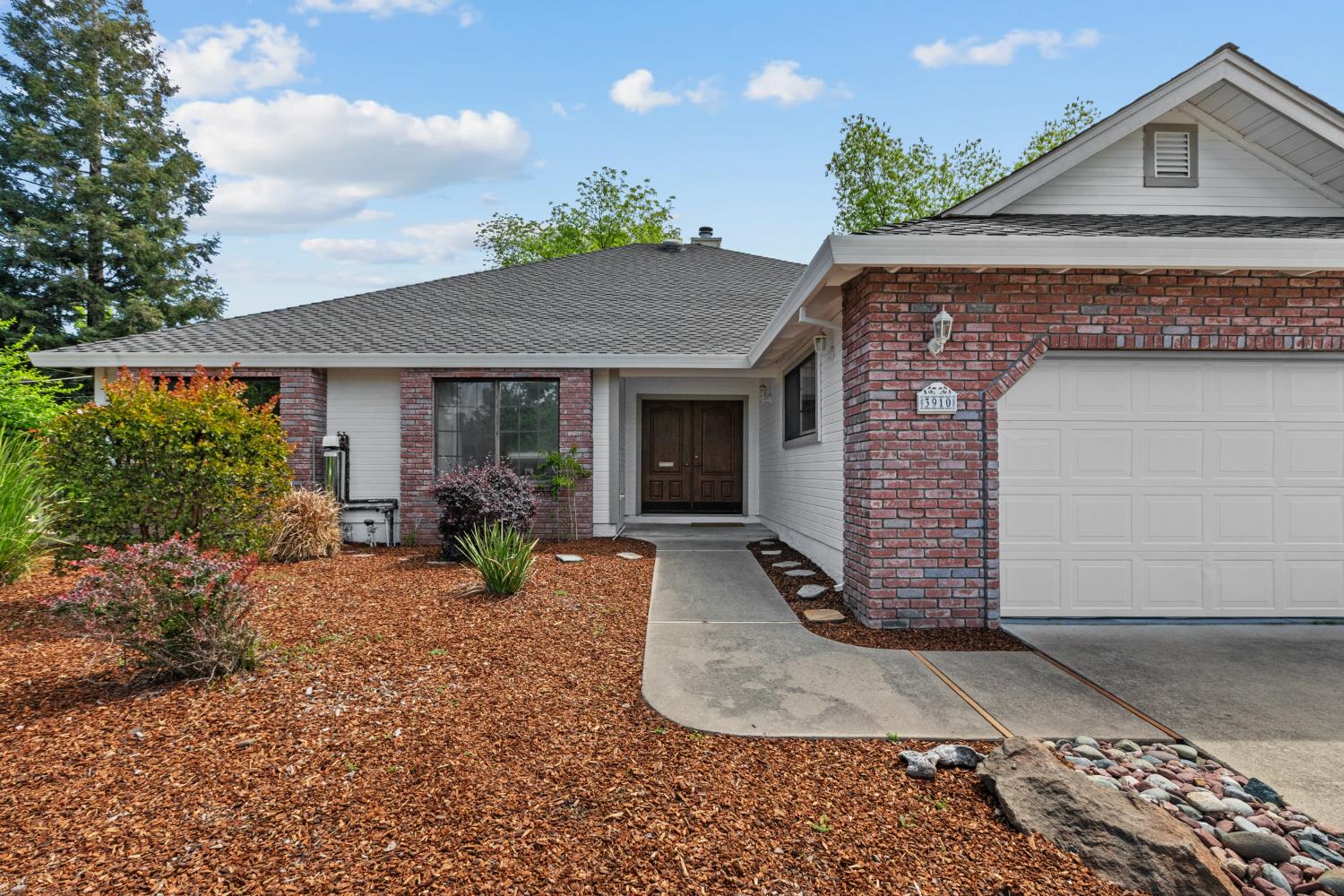 3910 Adelheid Way Sacramento, CA 95821 - Photo 3 of 41