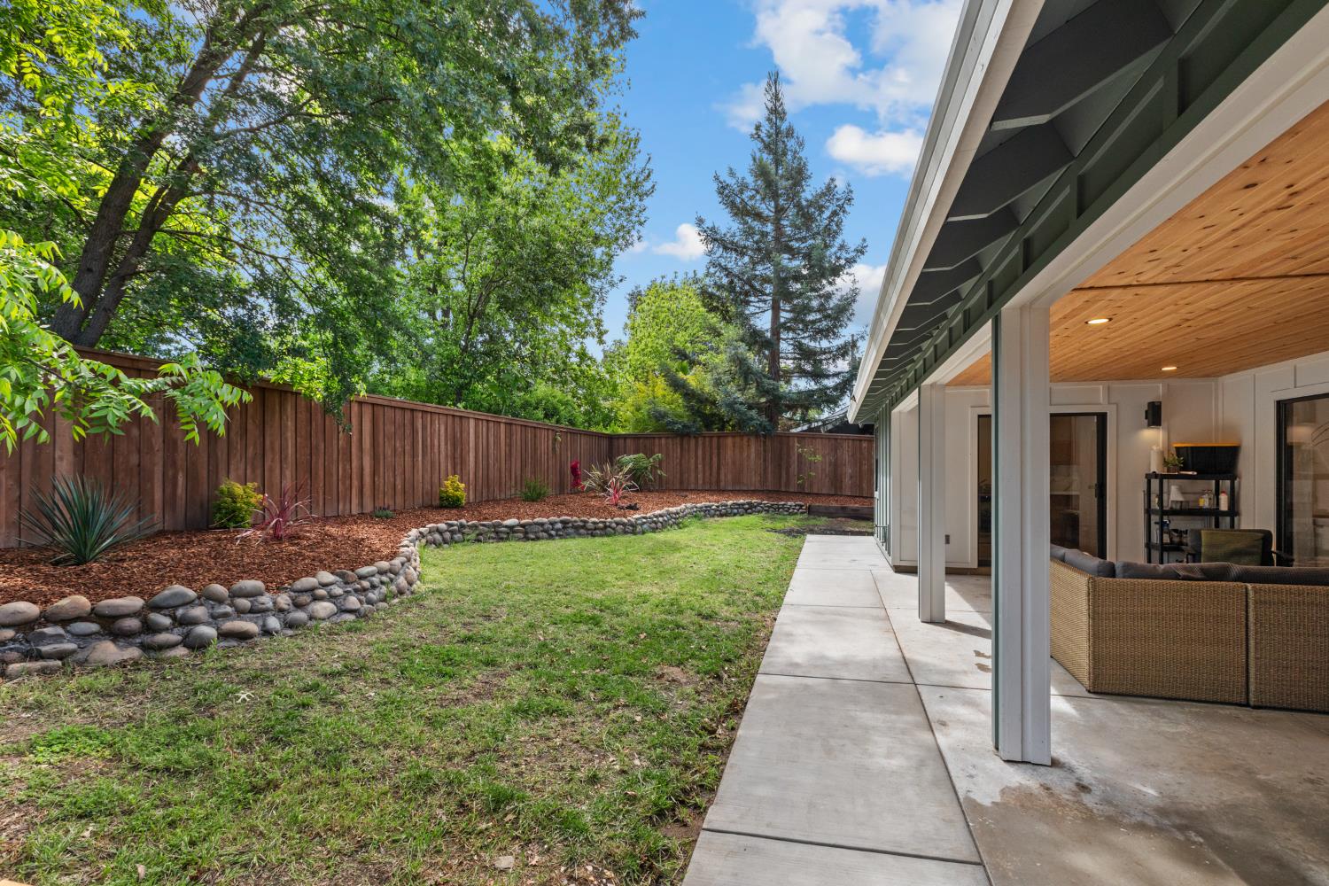 3910 Adelheid Way Sacramento, CA 95821 - Photo 36 of 41