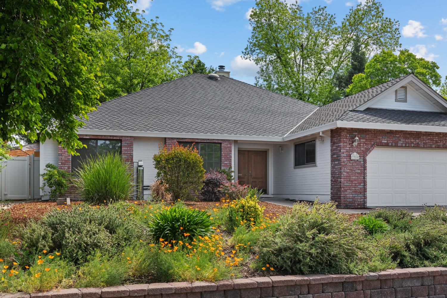 3910 Adelheid Way Sacramento, CA 95821 - Photo 4 of 41