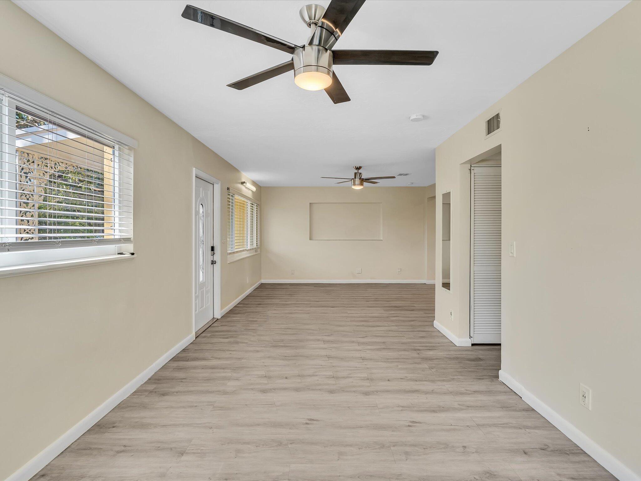 607 West Perry Street Lantana, FL 33462 - Photo 11 of 49 family or dining room