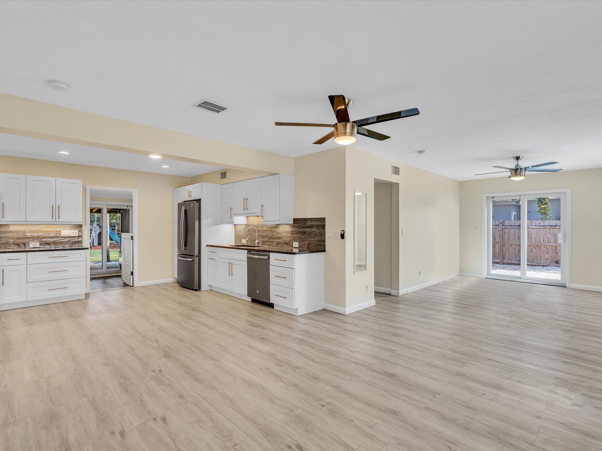 607 West Perry Street Lantana, FL 33462 - Photo 14 of 49 main living space