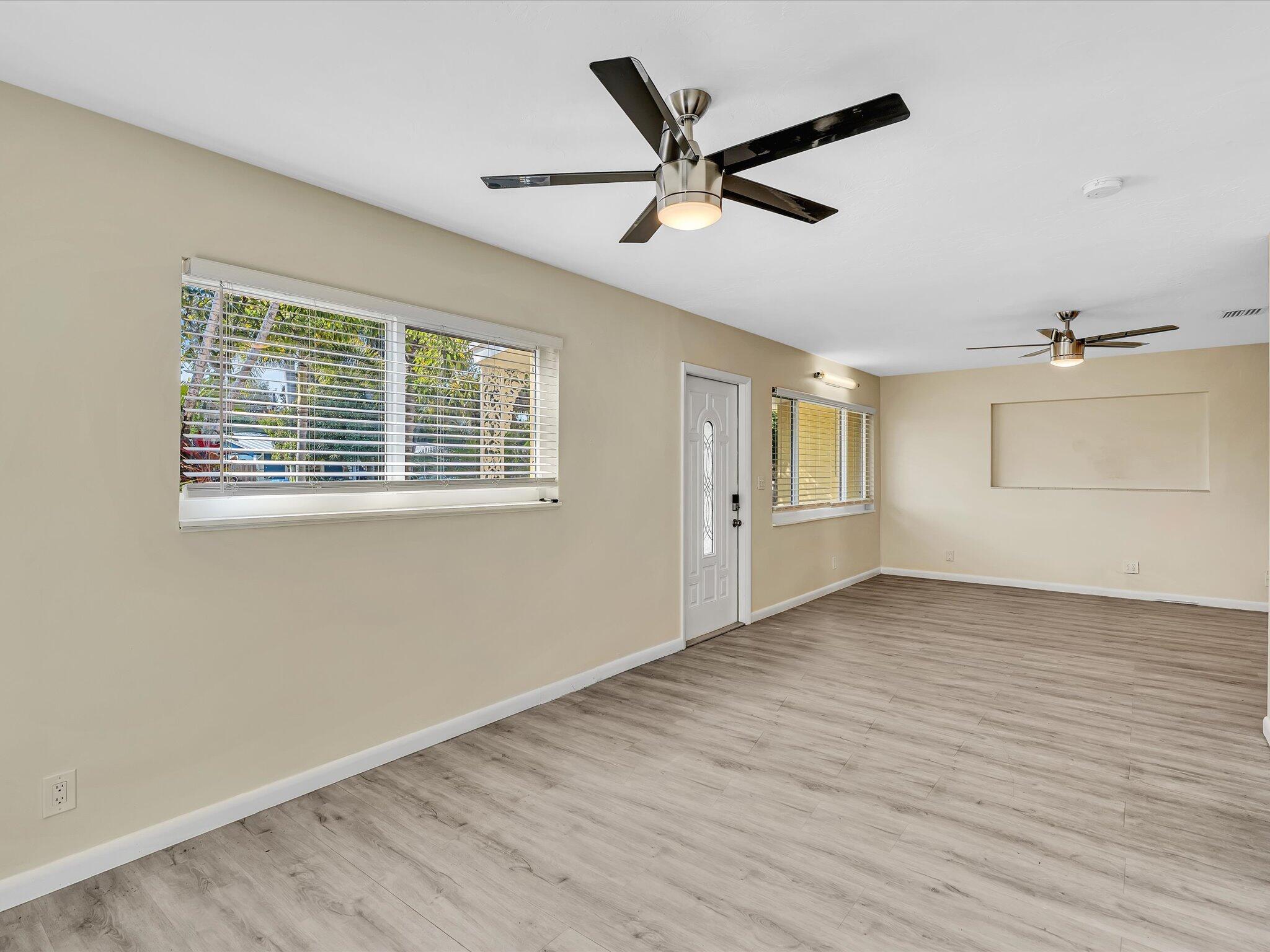 607 West Perry Street Lantana, FL 33462 - Photo 17 of 49 main space