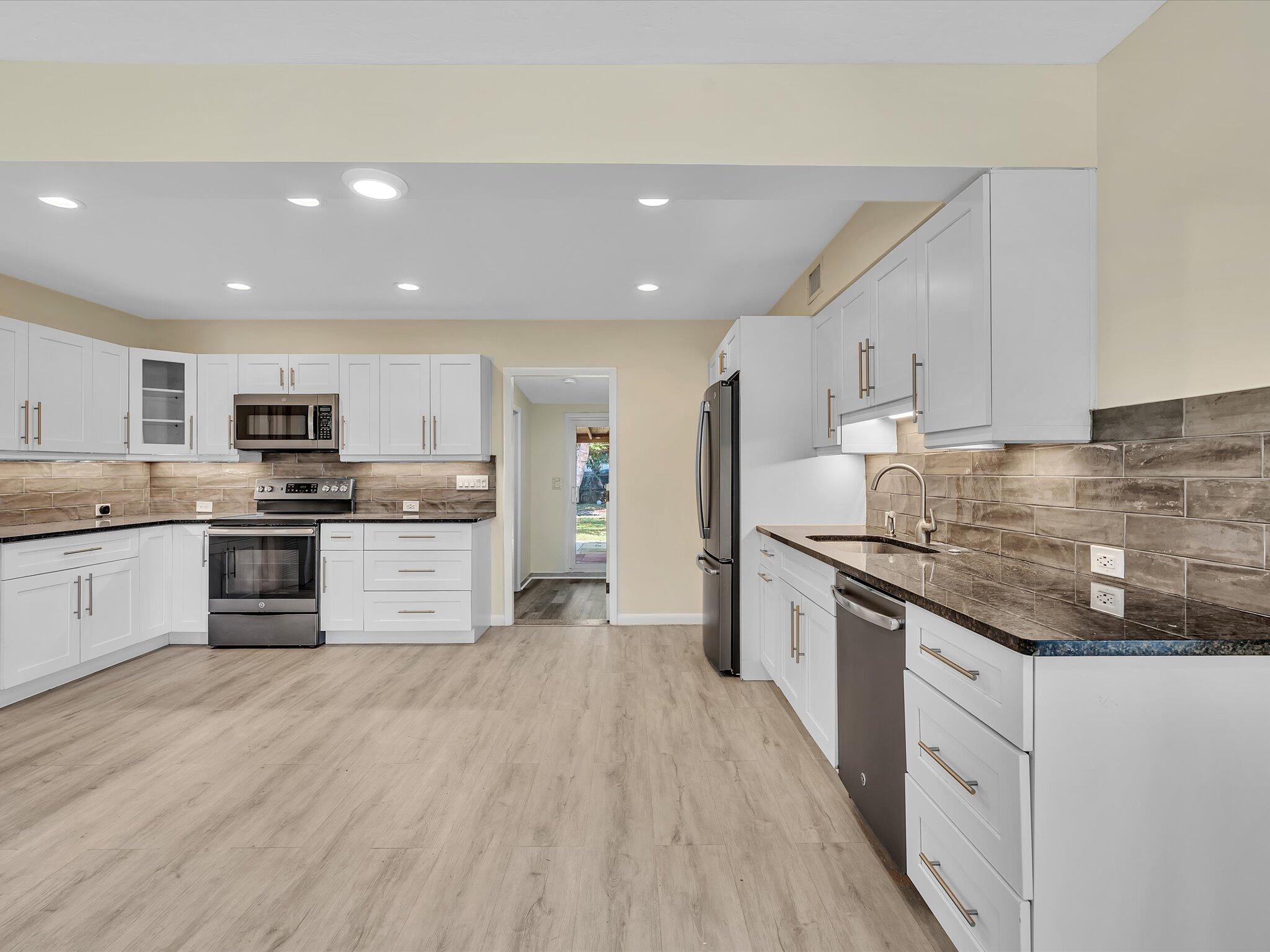 607 West Perry Street Lantana, FL 33462 - Photo 18 of 49 Kitchen Area