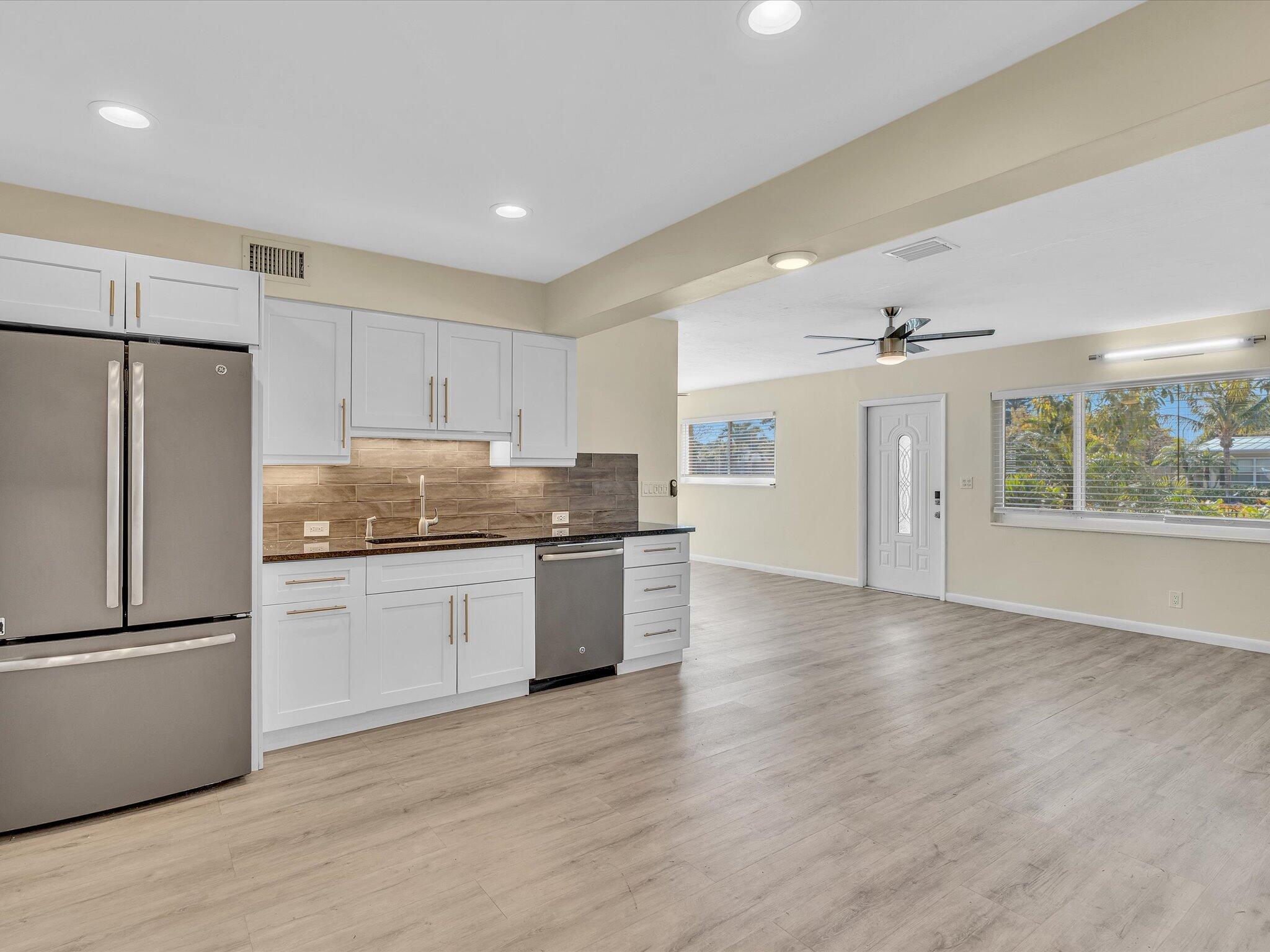 607 West Perry Street Lantana, FL 33462 - Photo 20 of 49 Kitchen