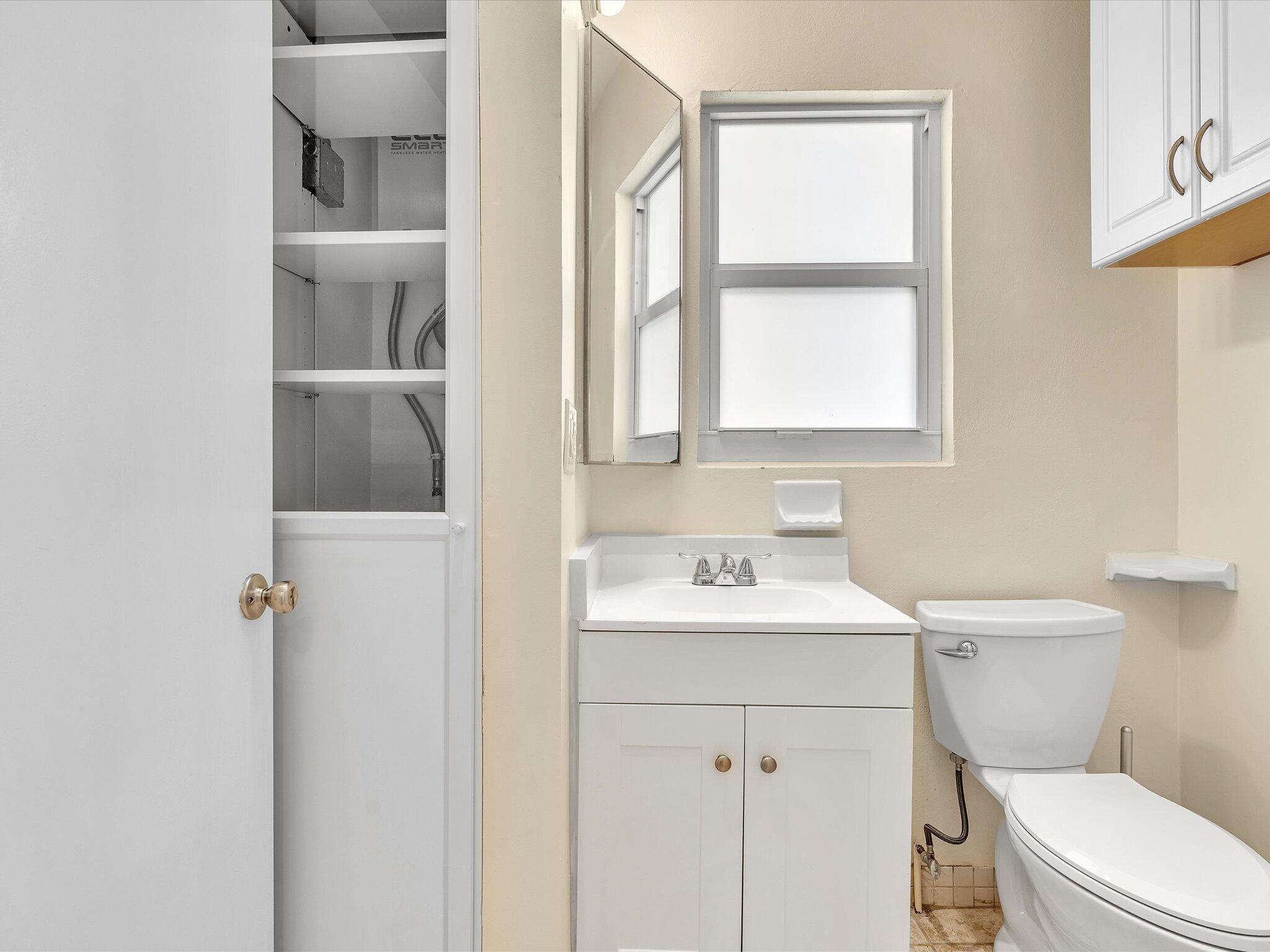 607 West Perry Street Lantana, FL 33462 - Photo 34 of 49 Bathroom 2