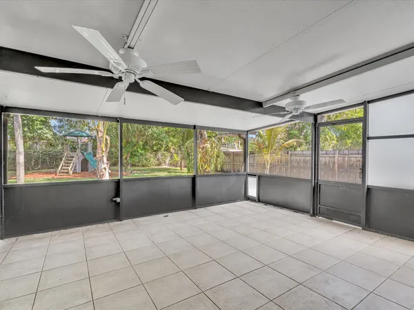 $499,000 | 607 West Perry Street, Lantana, FL 33462