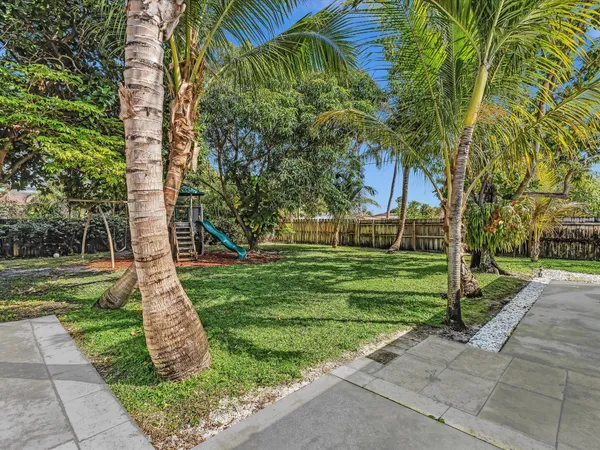 $499,000 | 607 West Perry Street, Lantana, FL 33462
