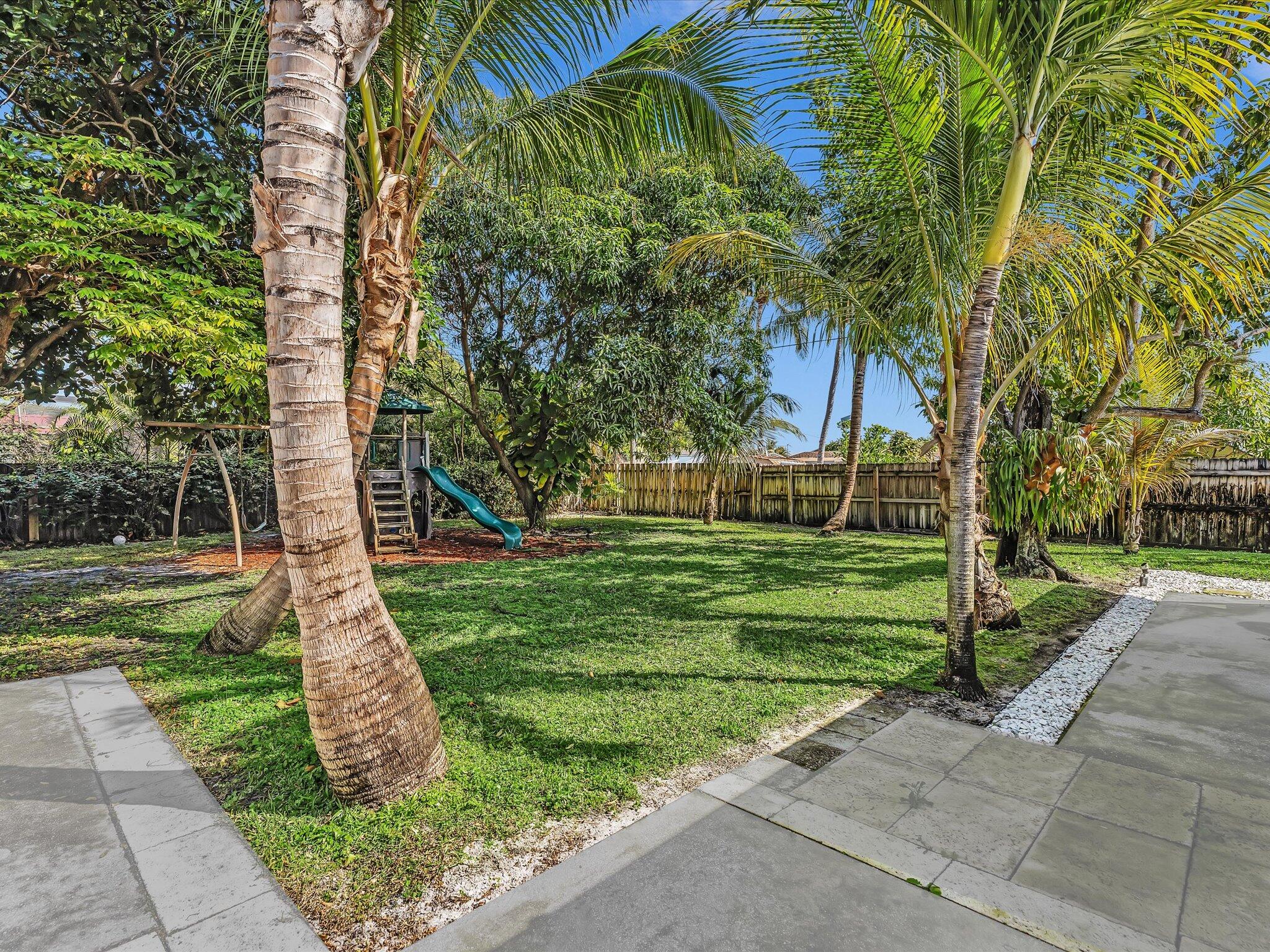 607 West Perry Street Lantana, FL 33462 - Photo 44 of 49 Yard