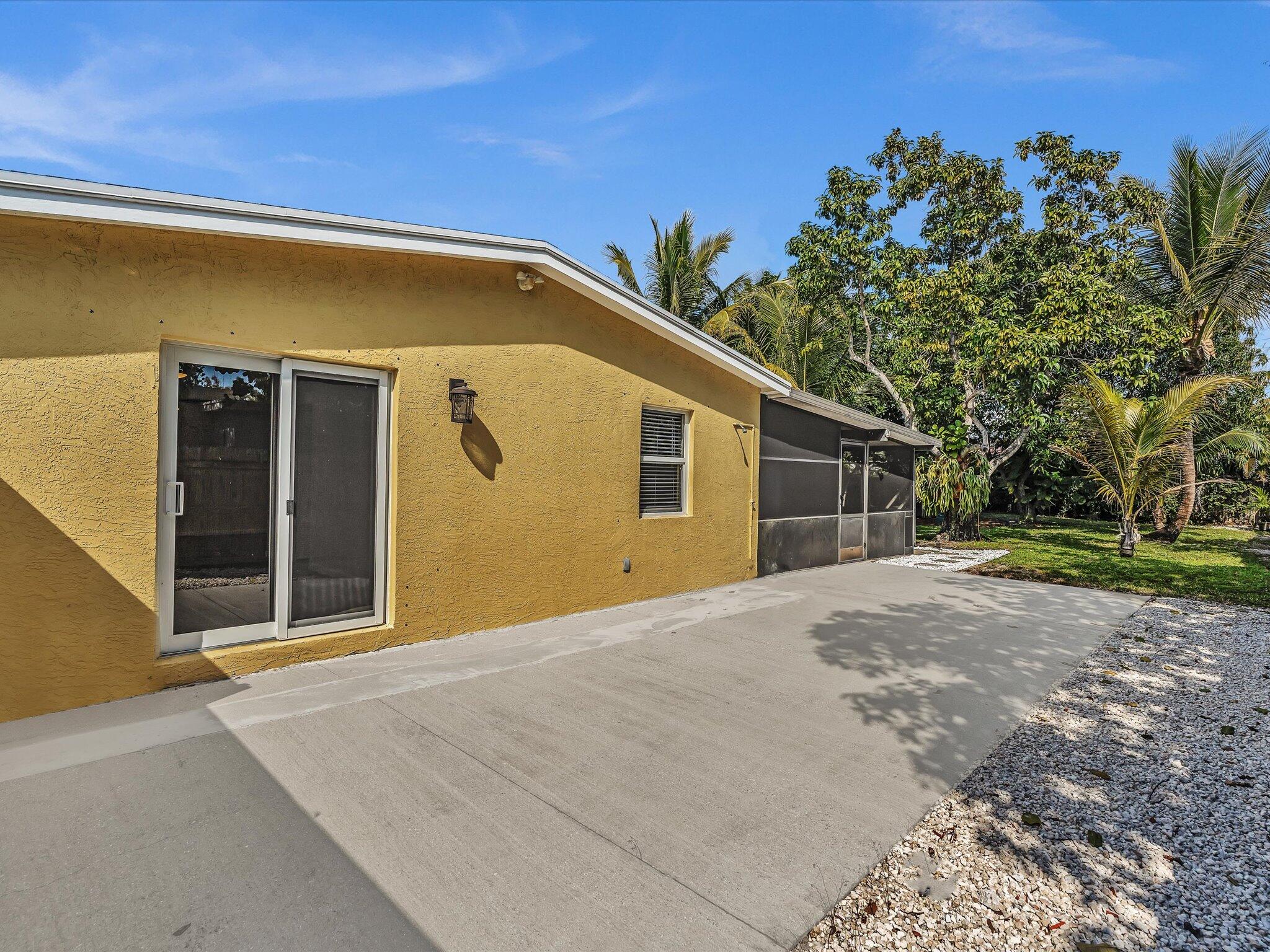 607 West Perry Street Lantana, FL 33462 - Photo 47 of 49 fenced parking