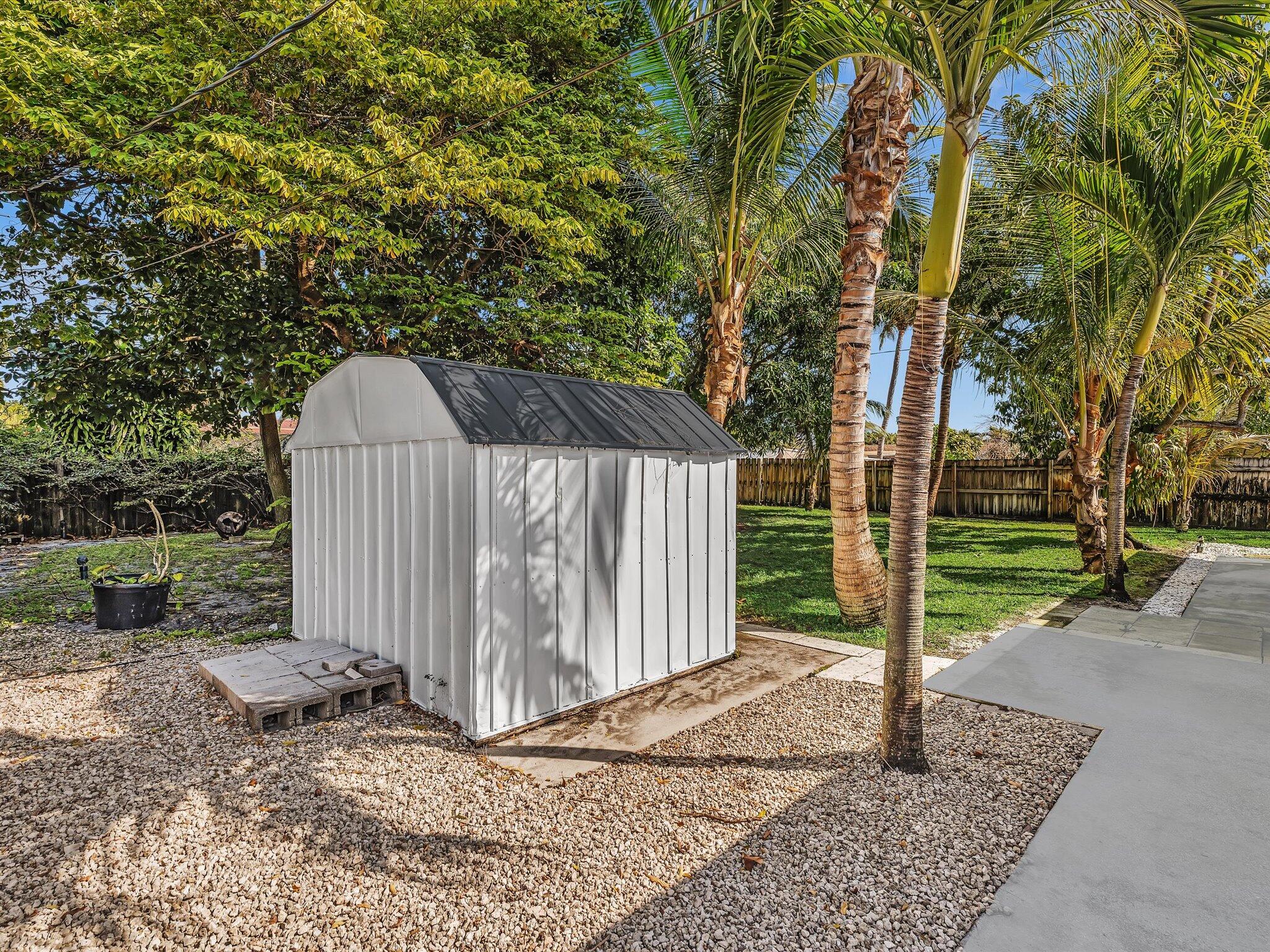 607 West Perry Street Lantana, FL 33462 - Photo 49 of 49 shed