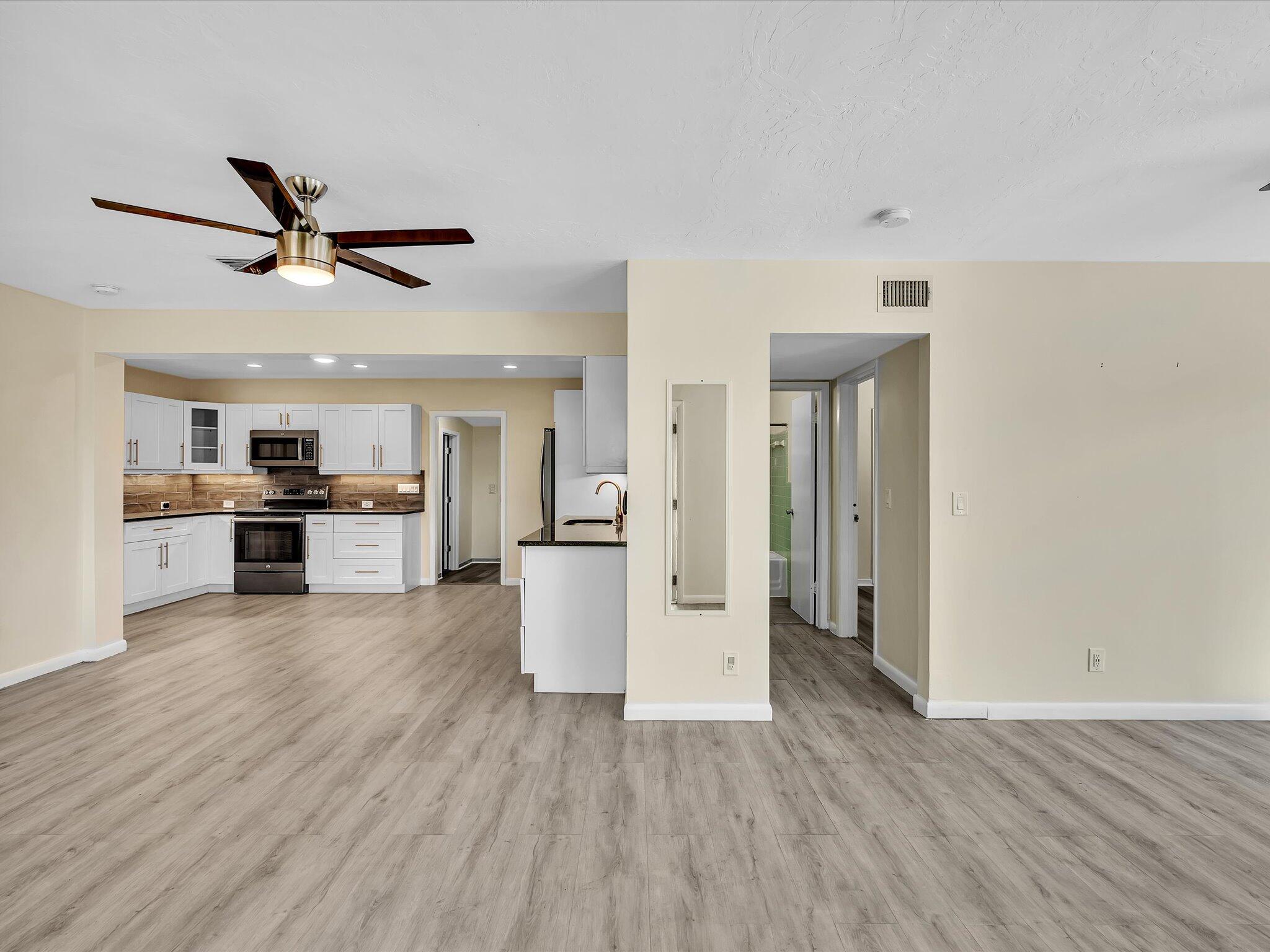 607 West Perry Street Lantana, FL 33462 - Photo 9 of 49 main living space