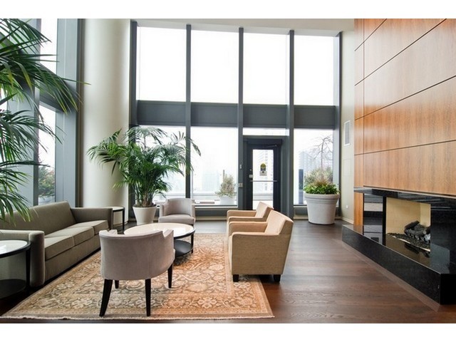60 East Monroe Street, Unit 2204 Chicago, IL 60603 - Photo 2 of 14