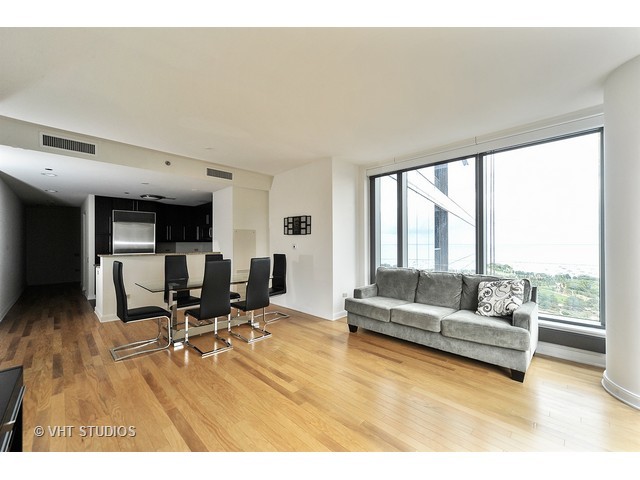 60 East Monroe Street, Unit 2204 Chicago, IL 60603 - Photo 5 of 14
