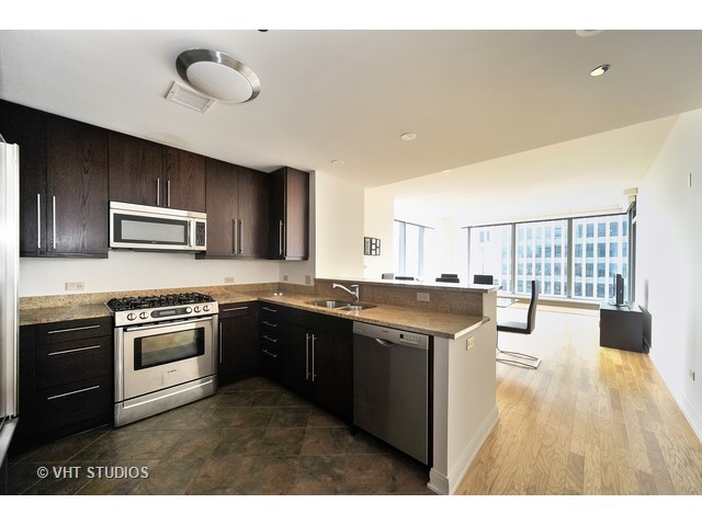 60 East Monroe Street, Unit 2204 Chicago, IL 60603 - Photo 7 of 14