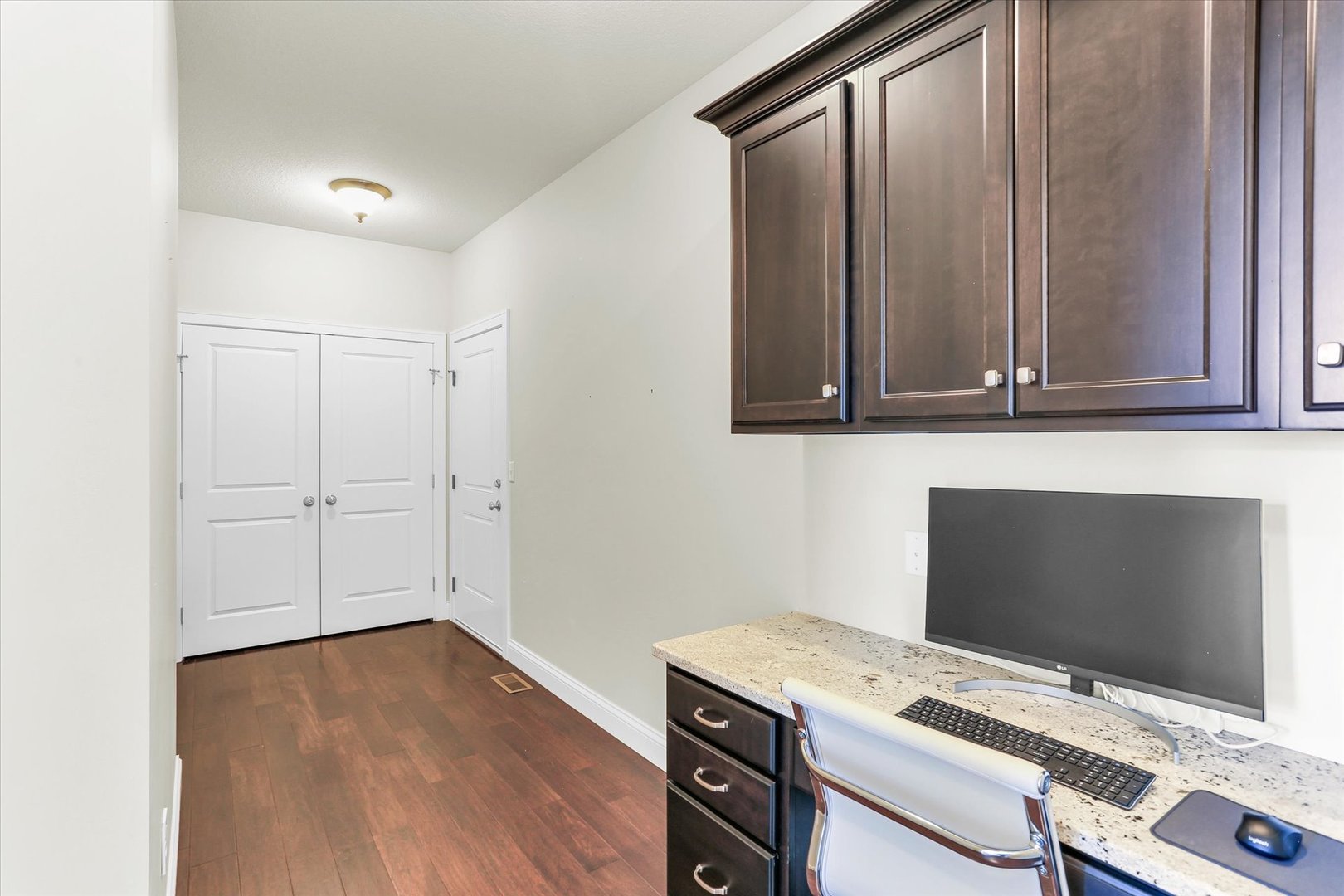 1205 East White Oak Road Mahomet, IL 61853 - Photo 19 of 60