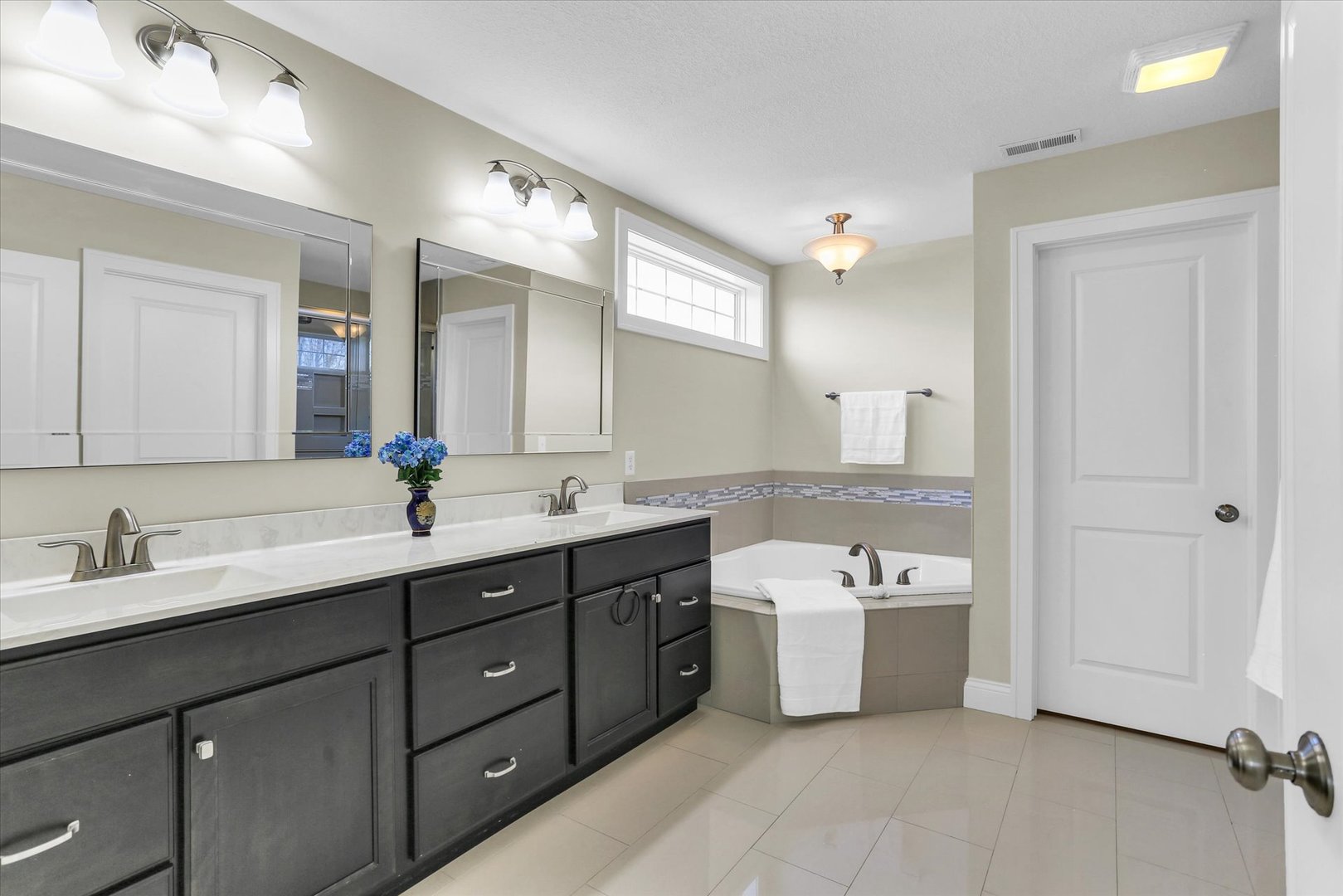 1205 East White Oak Road Mahomet, IL 61853 - Photo 23 of 60