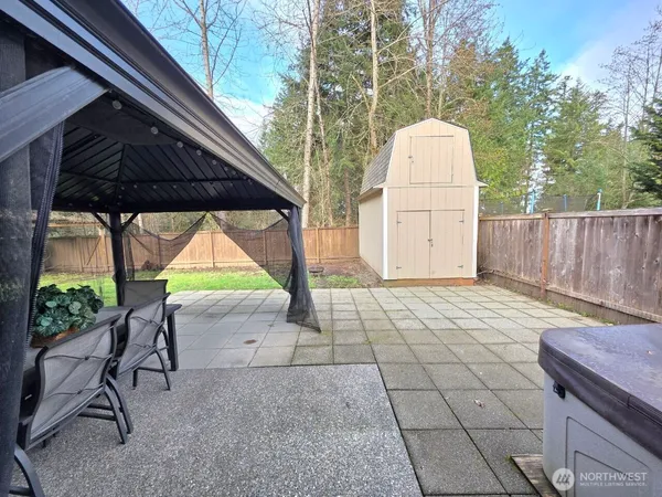 a view of a yard