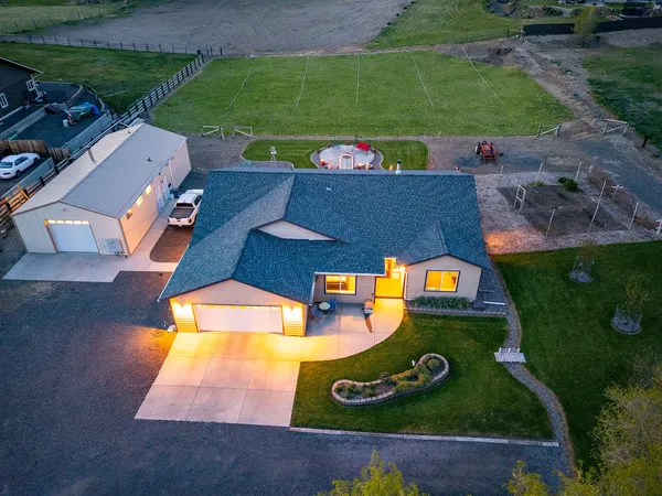 $774,900 | 411 Northwest Mc Donald Road, Prineville, OR 97754