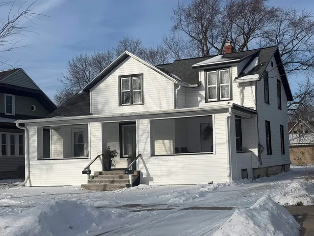 $219,900 | 324 East Pacific Street, Appleton, WI 54911