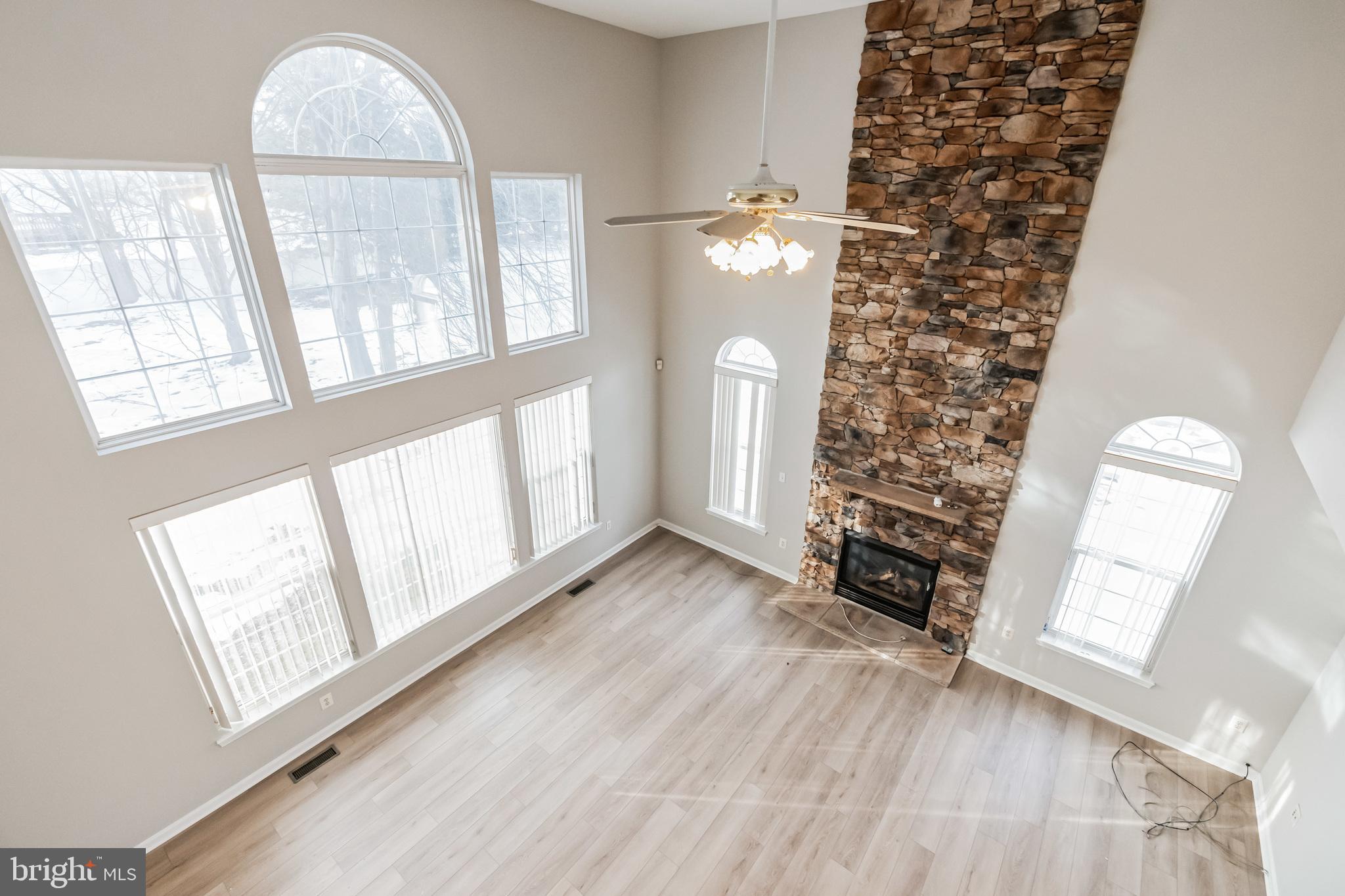 13602 England Court Laurel, MD 20708 - Photo 3 of 29 Gallery Image 3