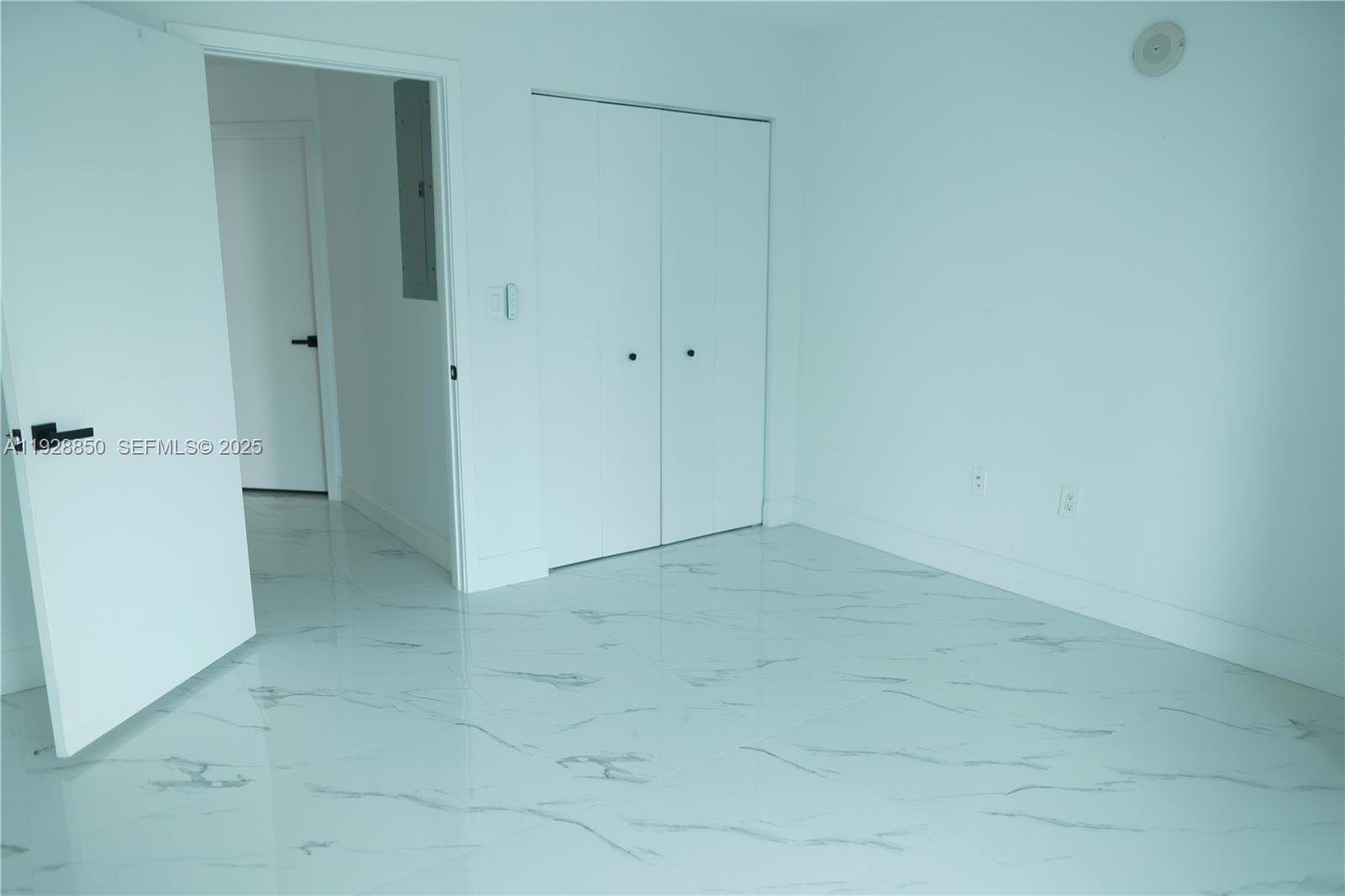 1111 Southwest 1st Avenue, Unit 3320N Miami, FL 33130 - Photo 17 of 20 a view of an empty room