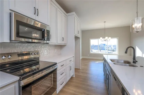 $479,900 | 11407 Trevor Drive, Peculiar, MO 64078