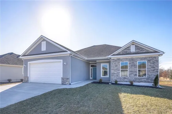 $479,900 | 11407 Trevor Drive, Peculiar, MO 64078