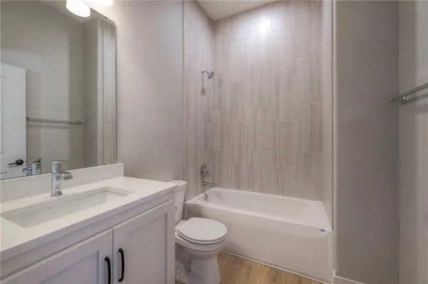 $479,900 | 11407 Trevor Drive, Peculiar, MO 64078