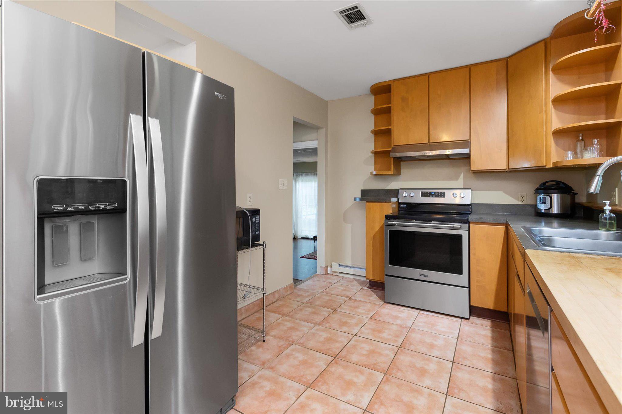 561 Co Rte 12/1 Shepherdstown, WV 25443 - Photo 15 of 45 Kitchen