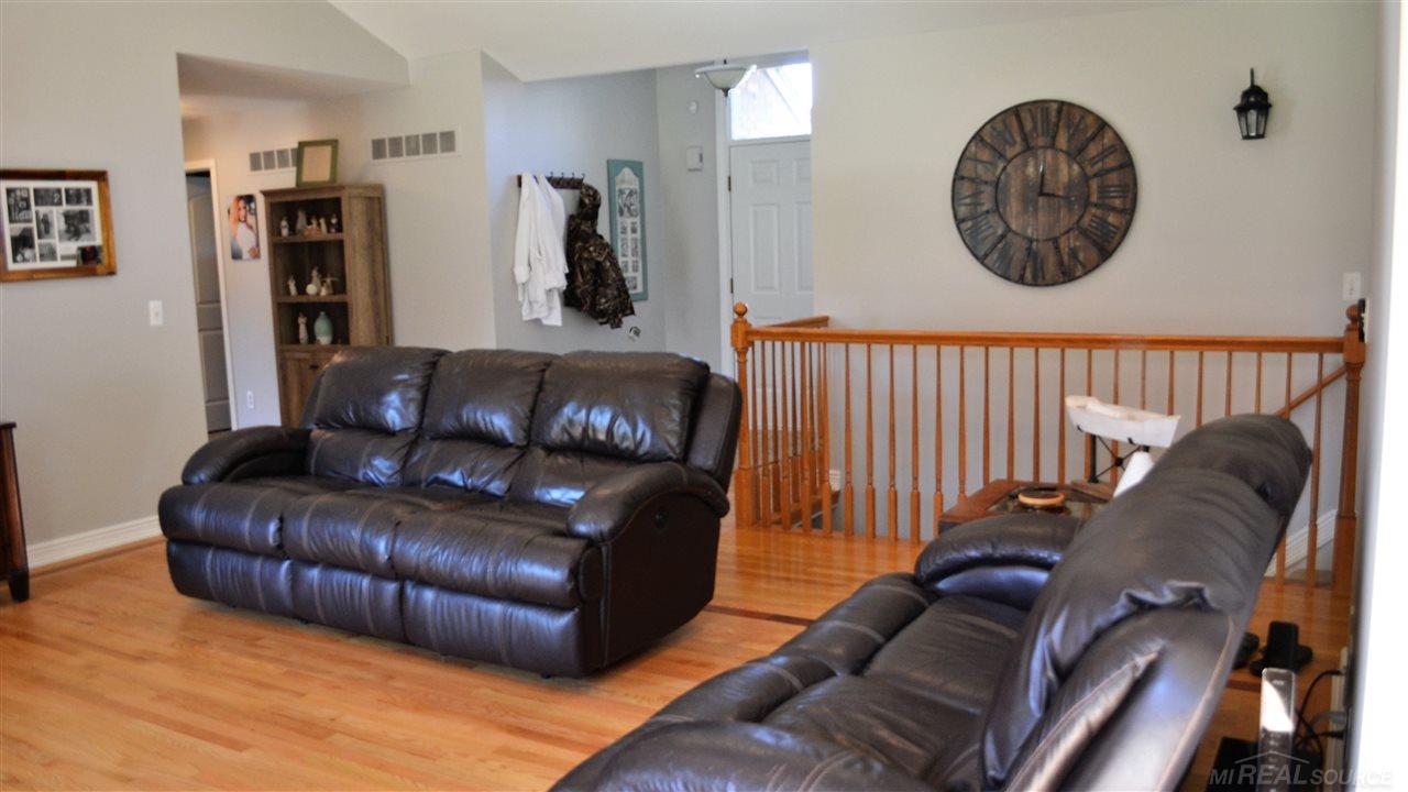 49211 Monte Road New Baltimore, MI 48047 - Photo 6 of 38 31360786-5.JPG