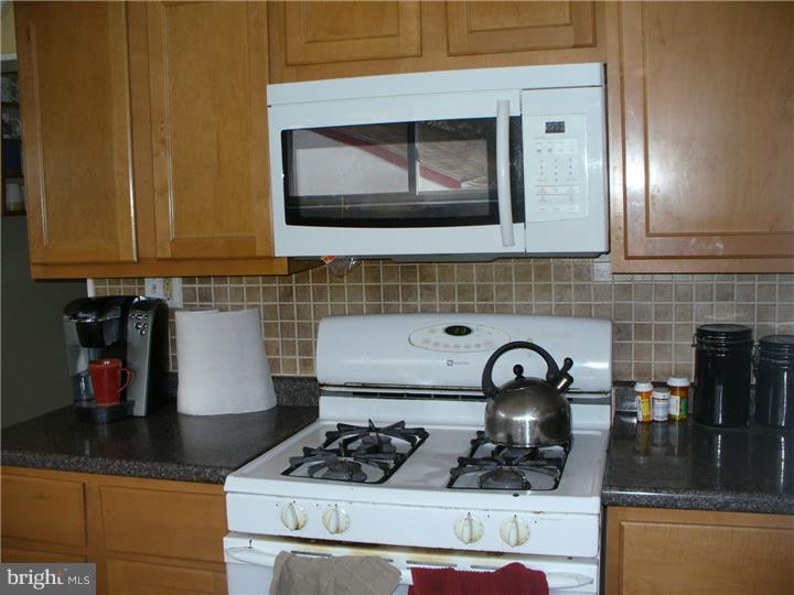 208 East Roland Road Brookhaven, PA 19015 - Photo 4 of 7 Kitchen