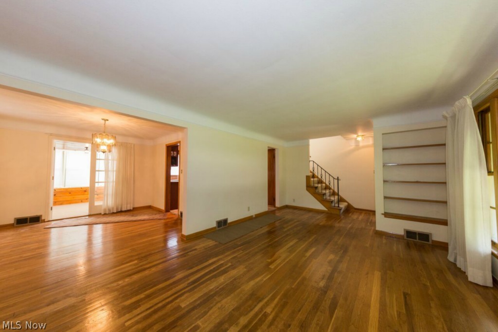 3755 Covington Road South Euclid, OH 44121 - Photo 4 of 20