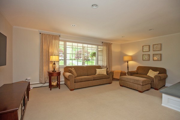 18 Volunteer Road Hingham, MA 02043 - Photo 12 of 28 Gallery Image 12
