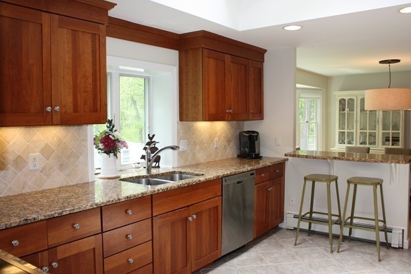18 Volunteer Road Hingham, MA 02043 - Photo 4 of 28 Gallery Image 4
