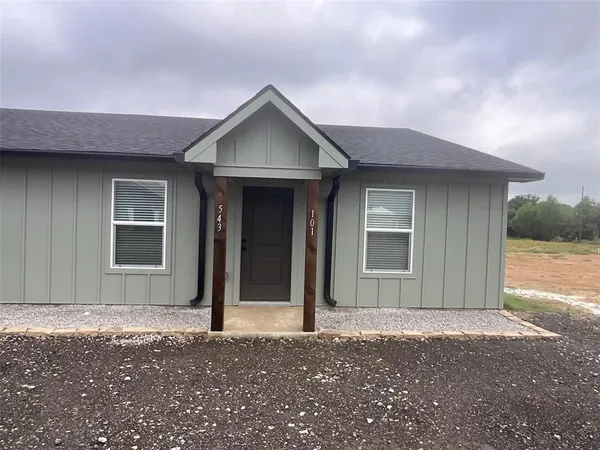 $1,500 | 543 Bradburn Road, Unit 101, Grand Saline, TX 75140