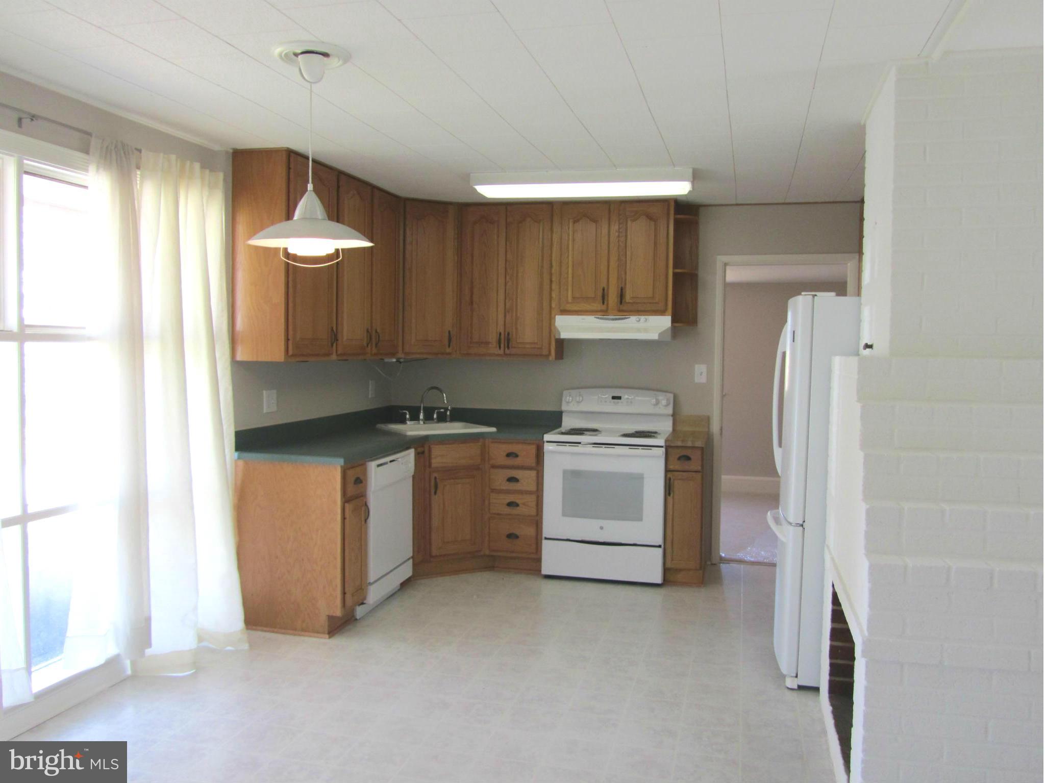 7402 Exmore Street Springfield, VA 22150 - Photo 15 of 29 Kitchen