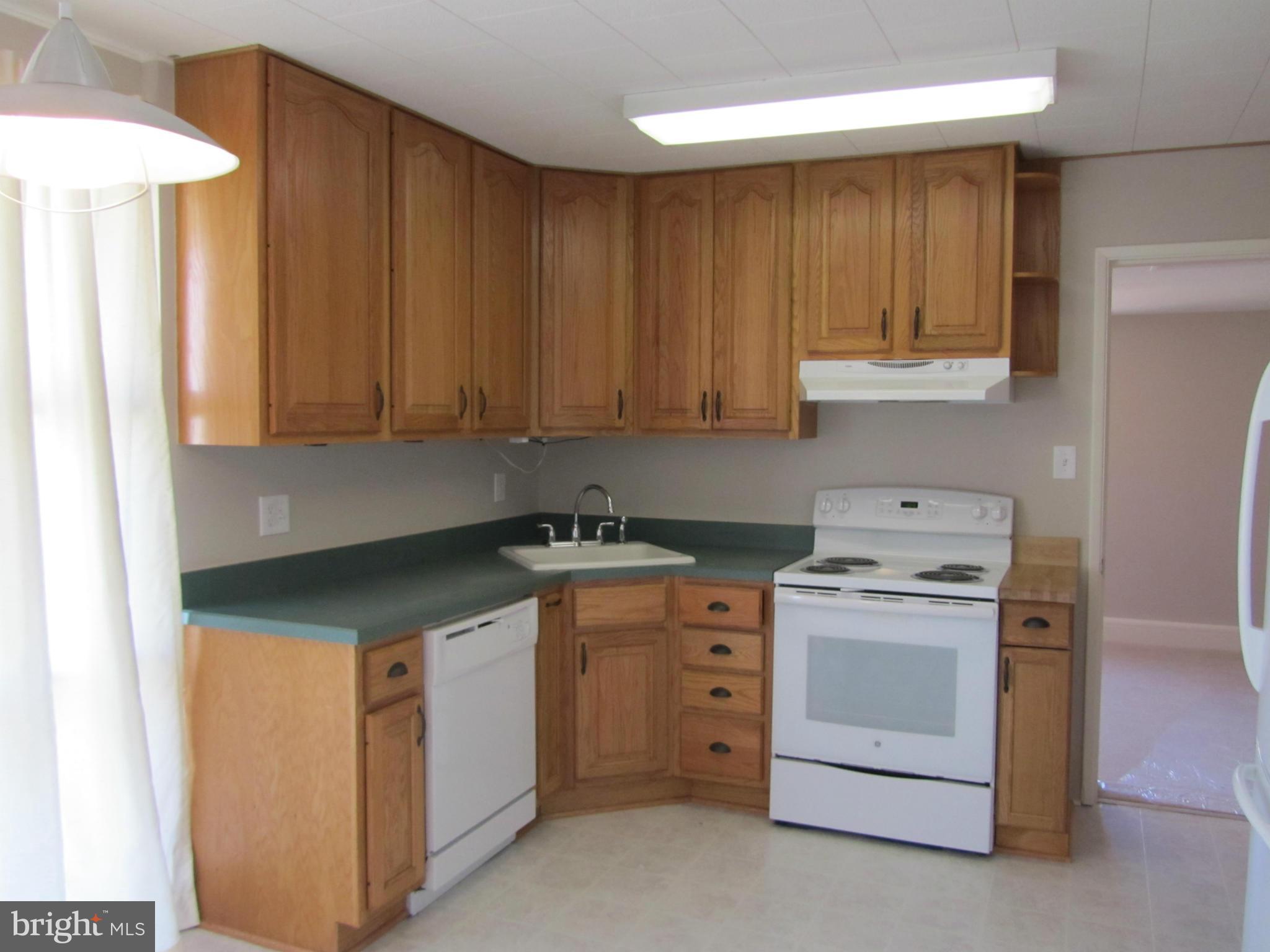 7402 Exmore Street Springfield, VA 22150 - Photo 16 of 29 Kitchen