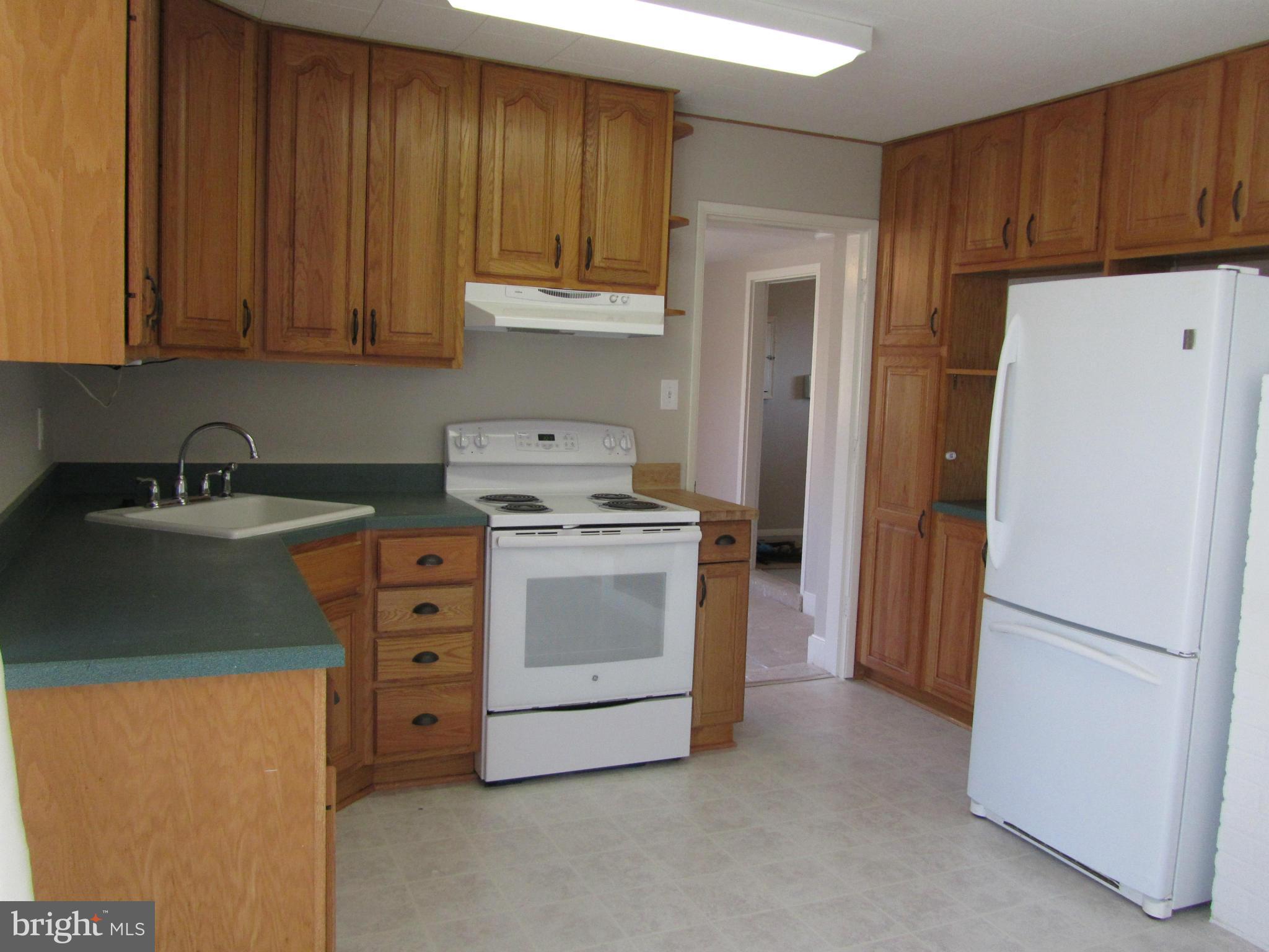 7402 Exmore Street Springfield, VA 22150 - Photo 17 of 29 Kitchen